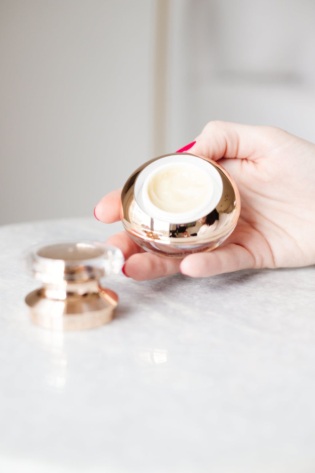 Crema Contorno de Ojos Antiedad con Péptidos — Vegana e Hipoalergénica